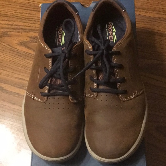 bass propel sneakers